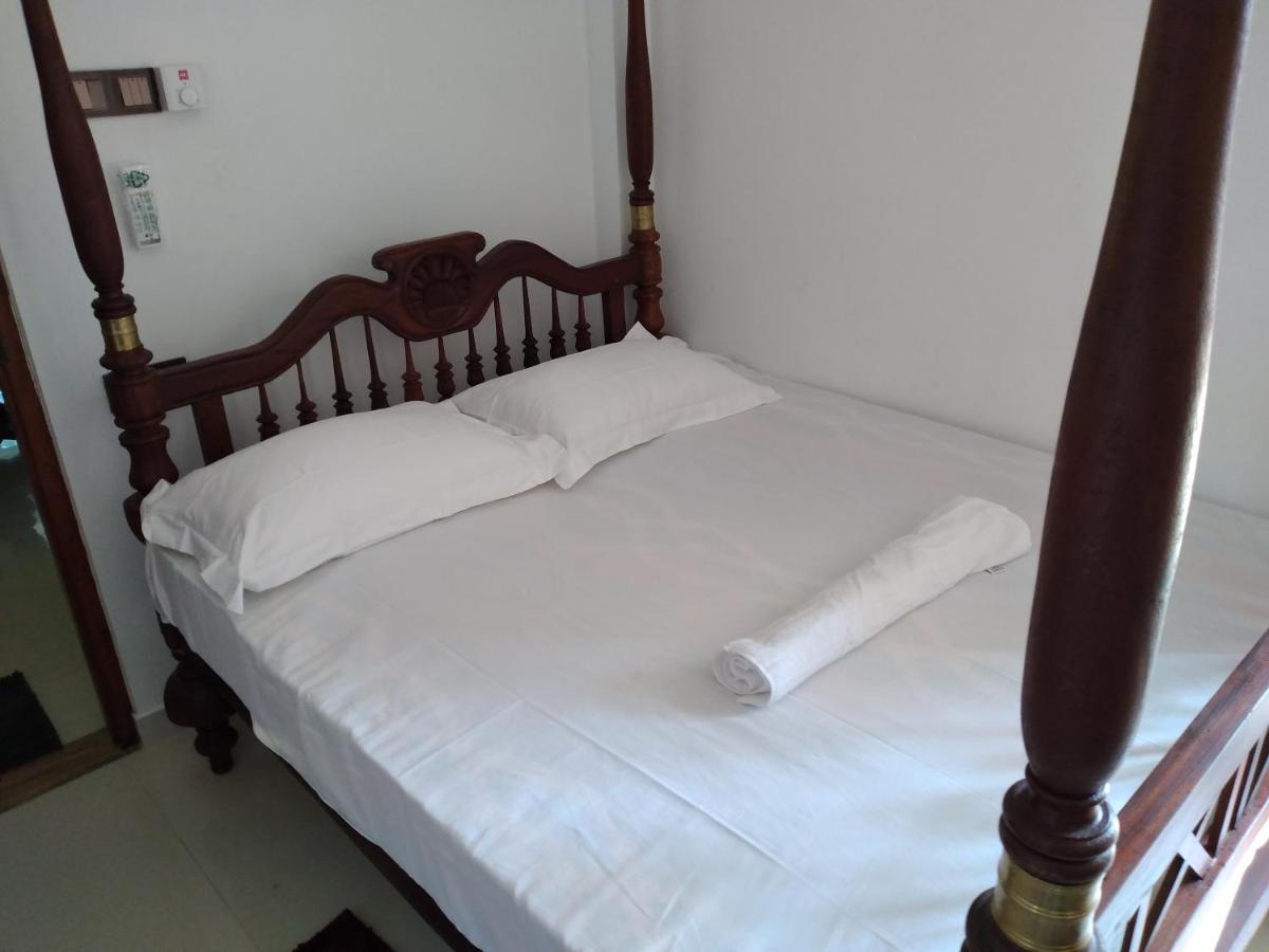 Golden Villa Ambalangoda  Exterior photo