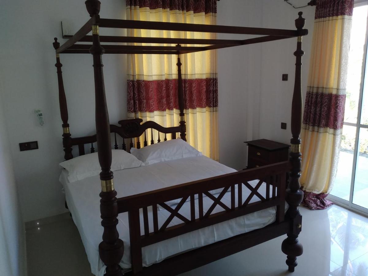 Golden Villa Ambalangoda  Exterior photo