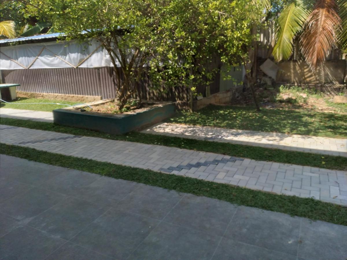 Golden Villa Ambalangoda  Exterior photo